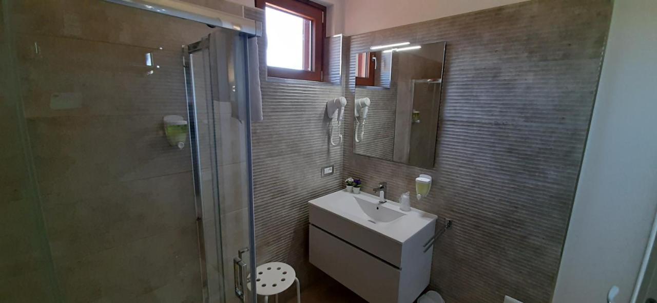 Donjon Suite Centro Storico Castelbuono  Luaran gambar