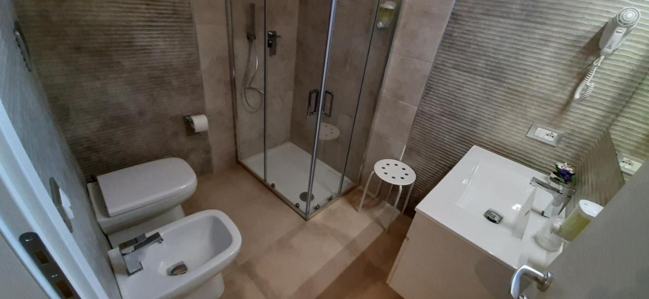 Donjon Suite Centro Storico Castelbuono  Luaran gambar