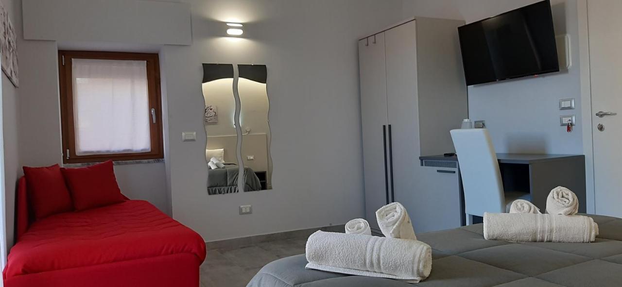 Donjon Suite Centro Storico Castelbuono  Luaran gambar